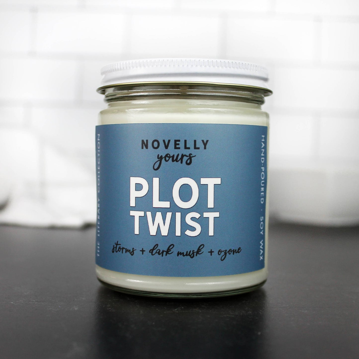 Plot Twist candle - 9 oz